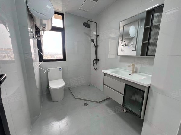 海宁海宁市区马桥藏绿园马桥小镇广场，实拍藏绿园精装一室一厅，燃气烧饭，带阳台大衣柜出租房源真实图片