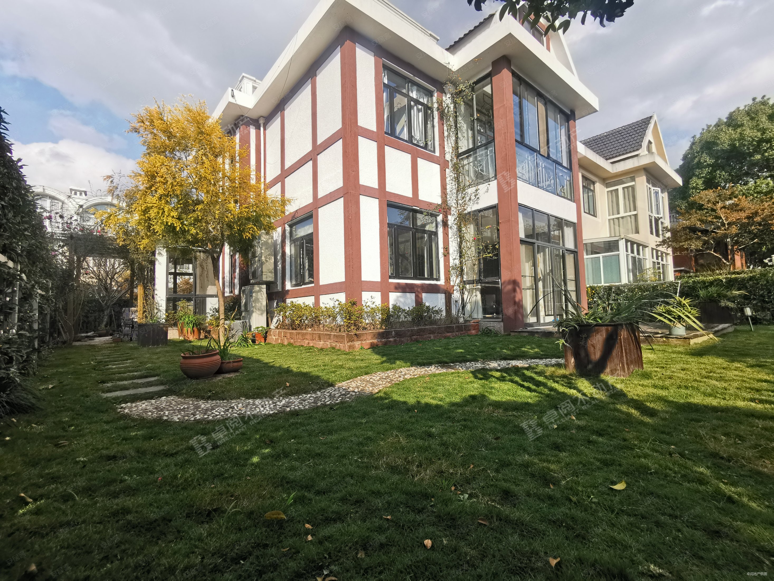 山水世纪 少有双拼别墅 送70平阁楼30平大露台 业主要置换