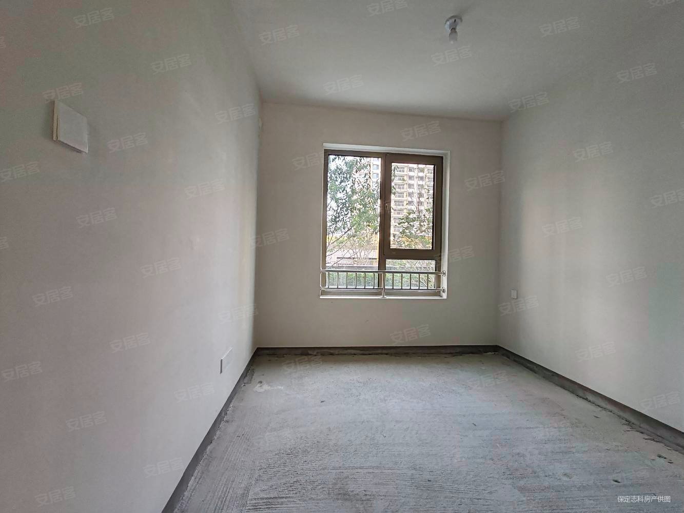 彩虹城3室2厅3卫153㎡南北140万