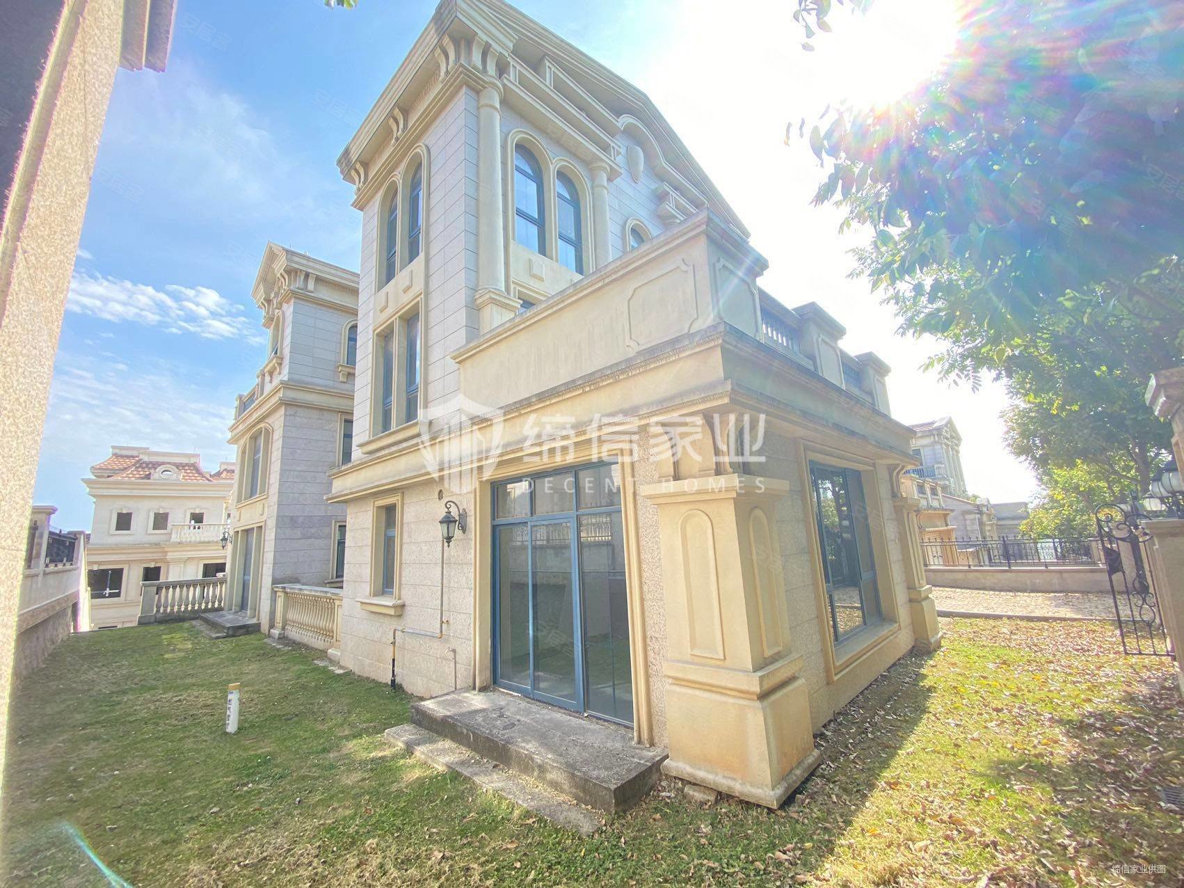 宝珊花园大别墅前后大花园毛坯6房4卫多个露台有车库