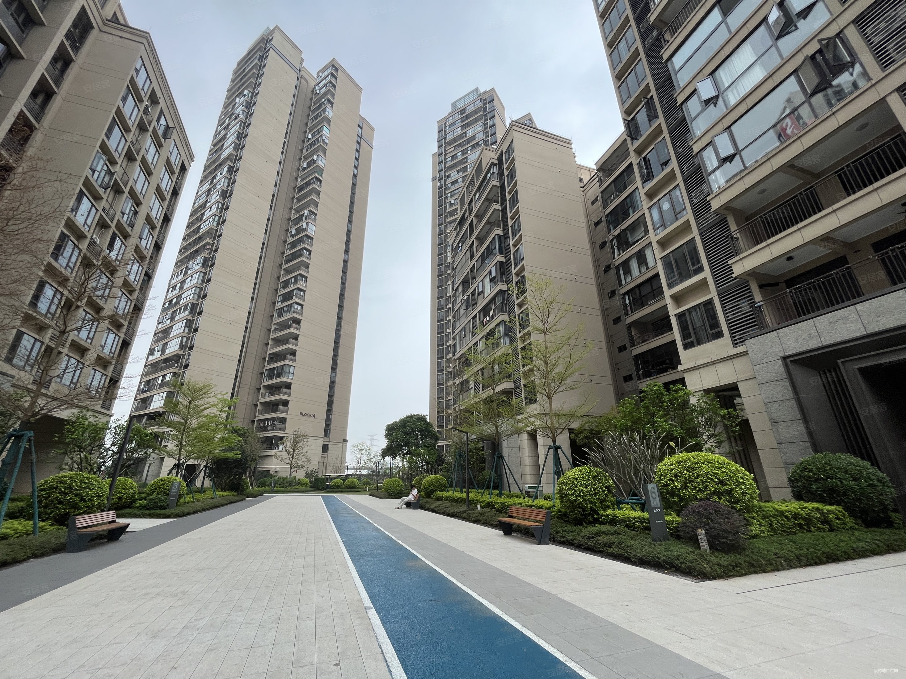 白云央企现楼保利珑玥公馆精装修三房两卫清货额外折扣