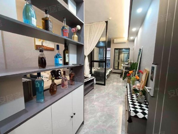 领秀不夜城旁 时代华庭精装一房 现代风装修押一付一包物业宽带