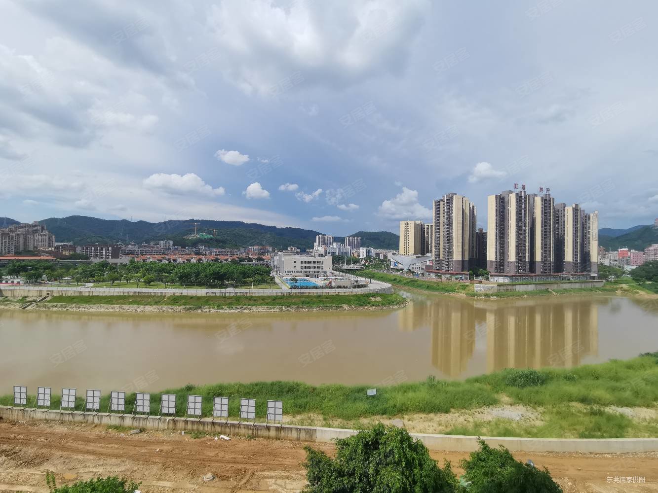 碧河花园首付55万买大四房142平方中层看河景过五年