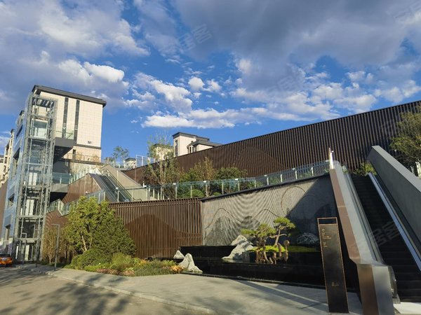 北京海淀苏家坨京投发展岚山16号线北安河地铁口南侧京投岚山稻香湖