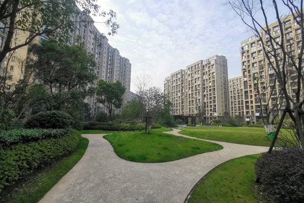 好不好_中介房产经纪人:余青成对阳光城翡丽湾的评价-杭州安居客