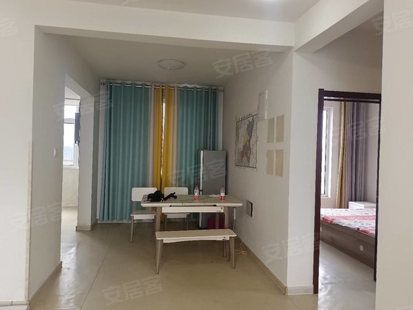 榆林榆阳阳光广场西塘花园西塘花园,精装两室,家具家电齐全.