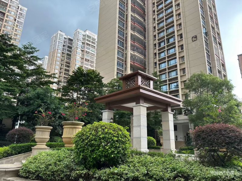 隆生皇冠花园3室2厅2卫105.81㎡南88万