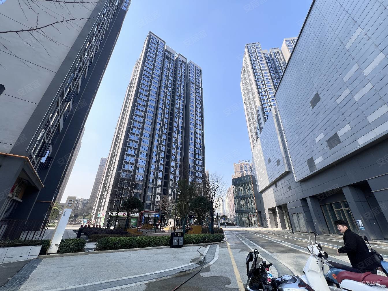 全新三房带暖气,诚意出售,俊发城f区二手房,60万,3室2厅,1卫,100平米