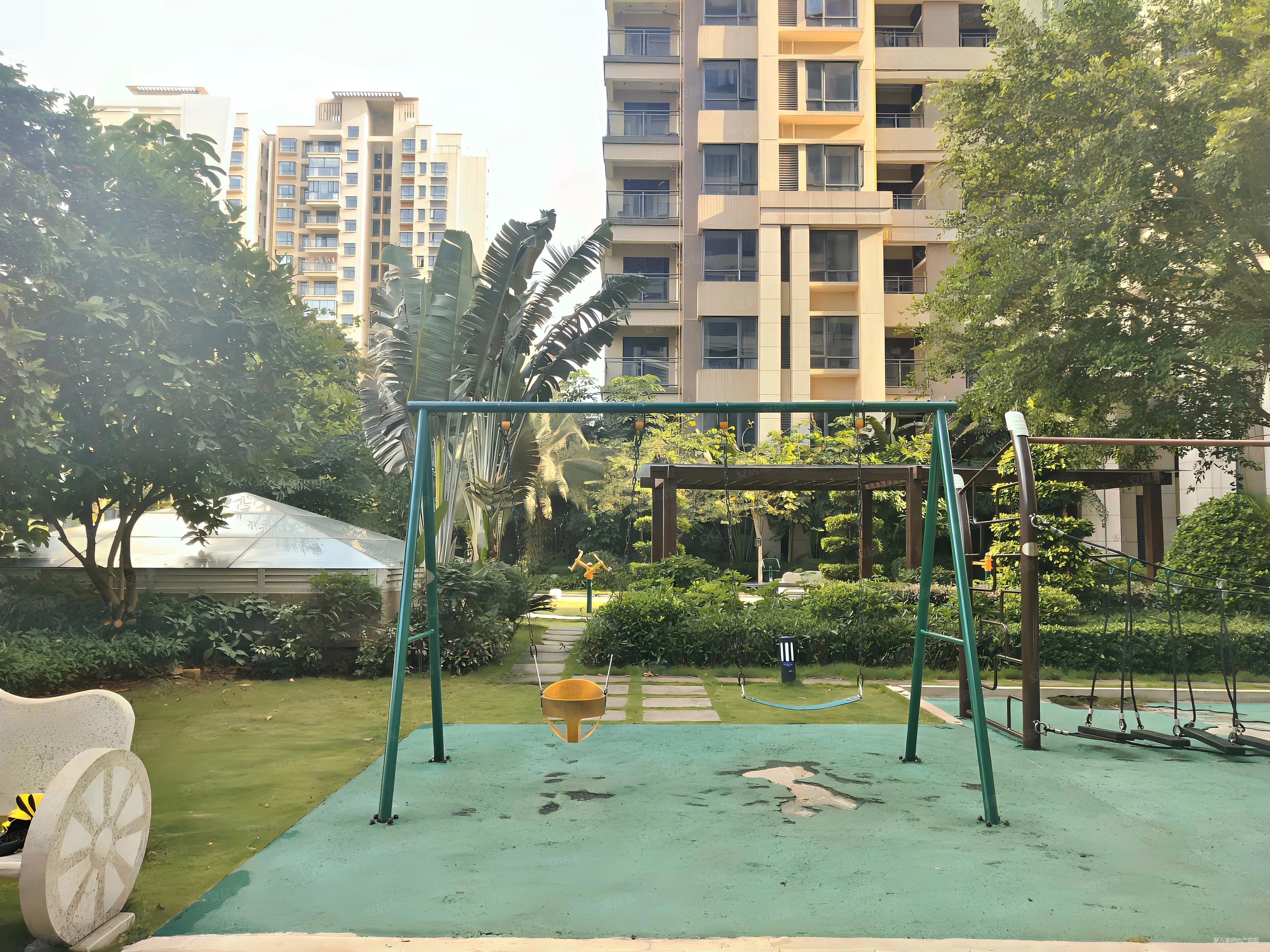 毛坯三房小区环境好位置视野很好现开始出售