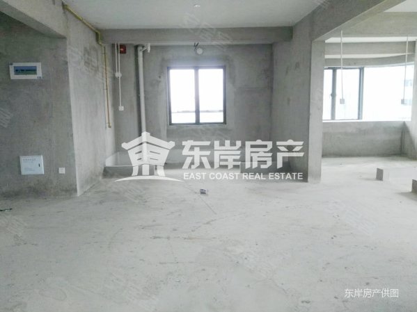 融信白宫 120平 高层端头 毛坯3房 公摊低人车