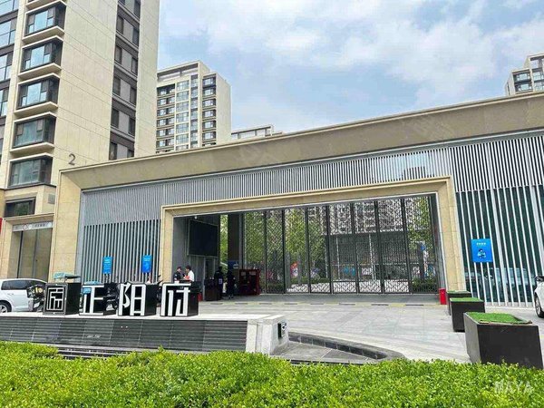 青岛城阳实验二小旭辉银盛泰正阳府旭辉银盛泰正阳府 3室2厅2卫 电梯