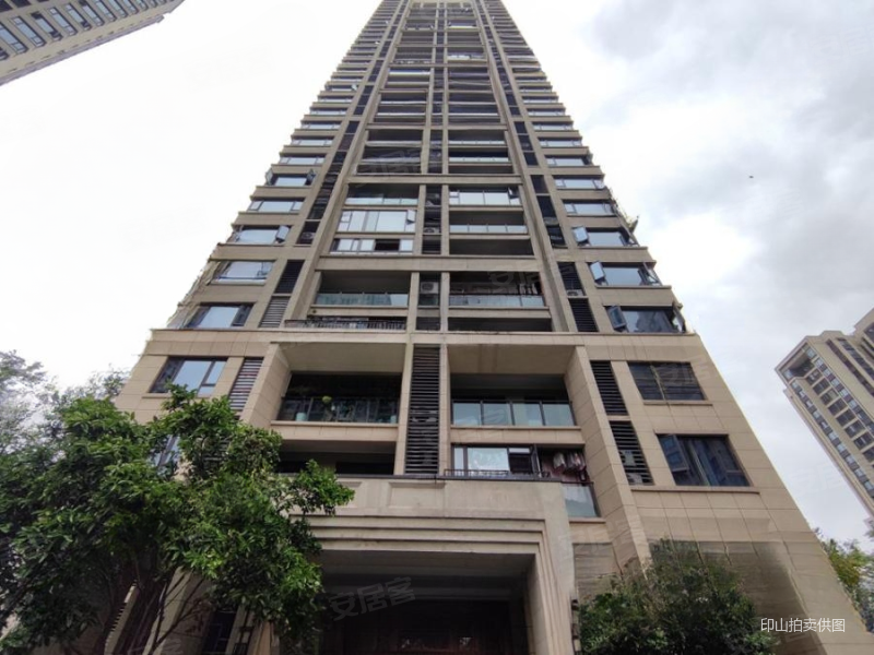 御璟湖山璟樾3室2厅2卫127.89㎡南北108.05万