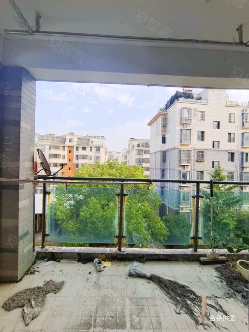 小三居 近地铁 南向采光好 满二 交通便捷 中间好楼层,东方花园翡翠湾