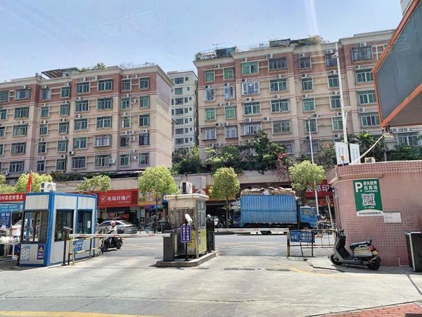 深圳宝安宝安中心区径贝村1号线坪洲地铁口300米民水民电可押1付1.