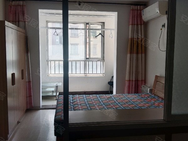 青岛黄岛隐珠港城尊邸港城尊邸 1室1厅1卫出租房源真实图片