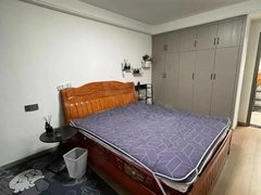 张家港步行街附近沙工新村两室精装开价2083一个月看中可以谈