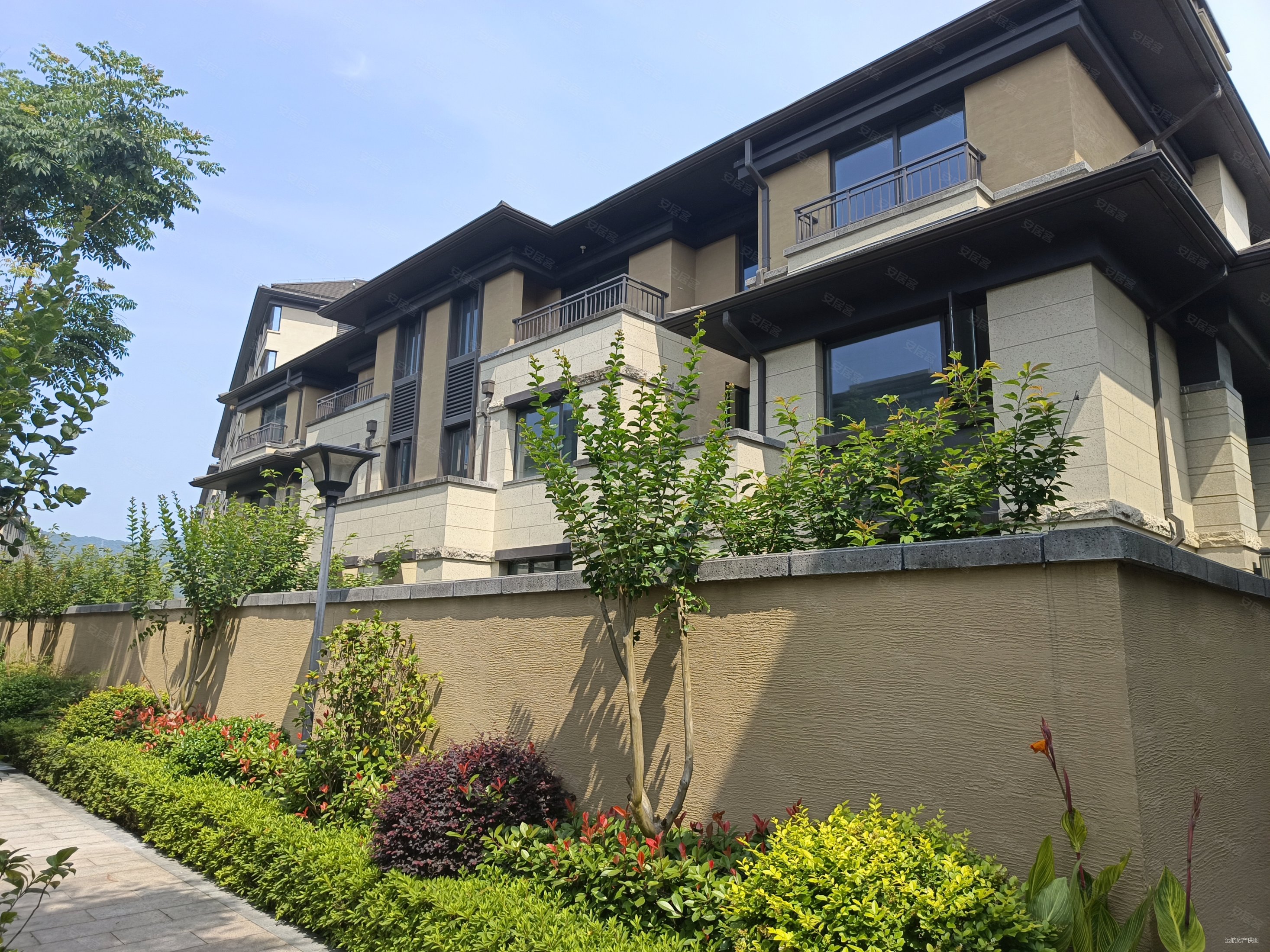 万科玖望新出边套排屋送双车位拓展面积200平方可看房