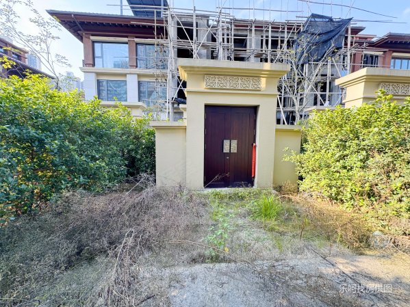 阳光城翡丽湾(别墅)4室2厅3卫175㎡南北340万