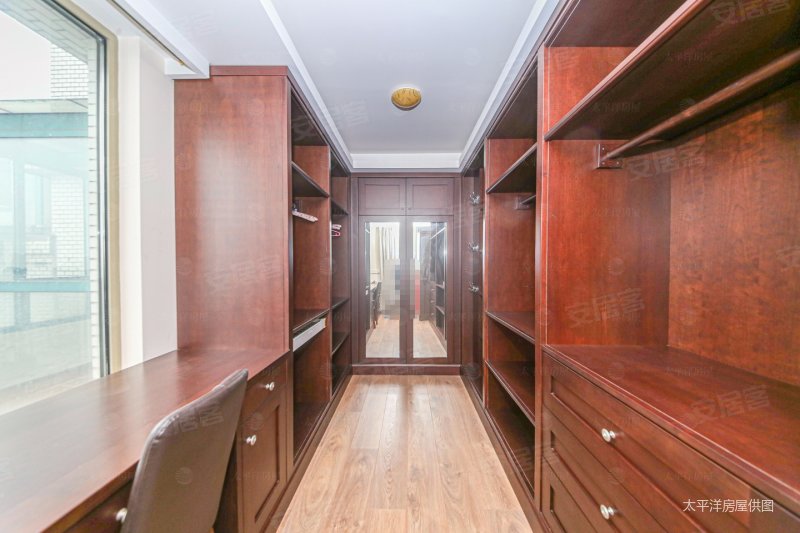 附加产权车位,视野非常好,海华卢湾,房东出国急售,带