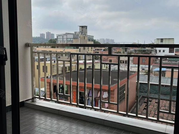 广州番禺板桥板桥村阳台可喝茶看日落,顺便再作诗一首,视野开阔,灵感