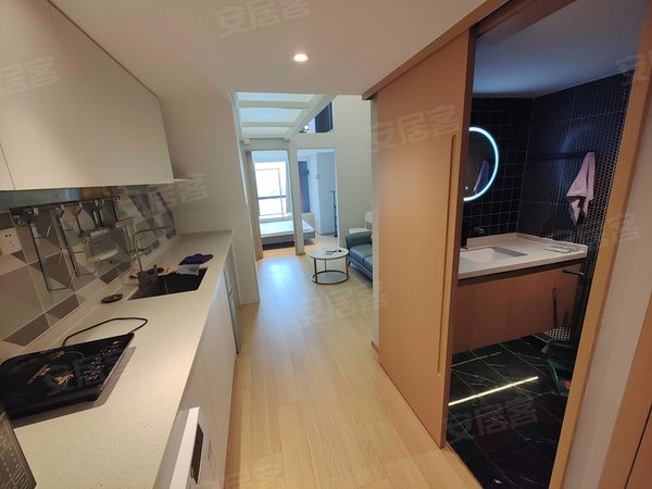 昆明西山前卫营润城第四大道四大道loft公寓 2室1厅 拎包入住 交通