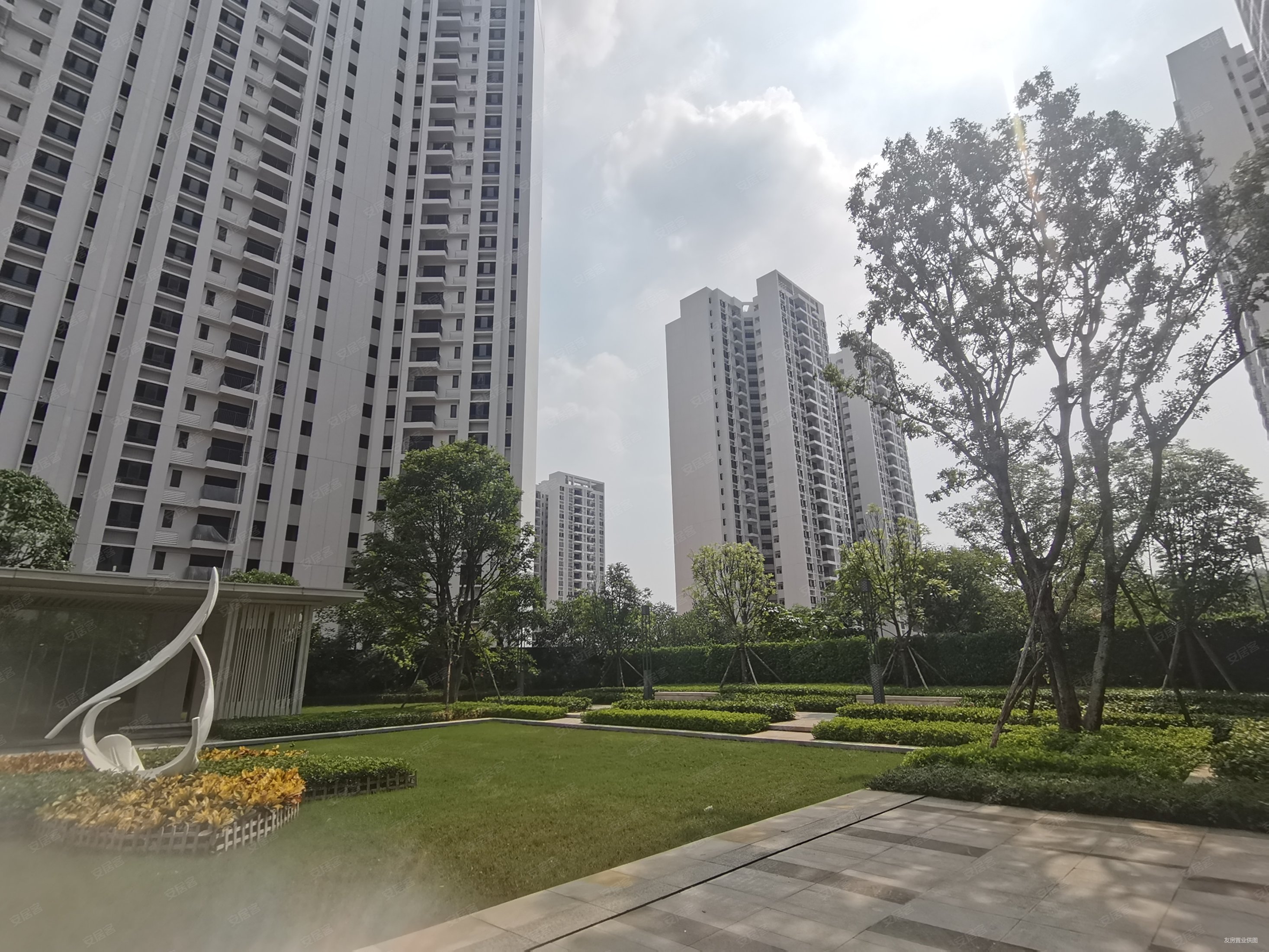 双地铁环绕7千带精装 绿地国际城刚需 省级校府 繁华商业,绿地广清