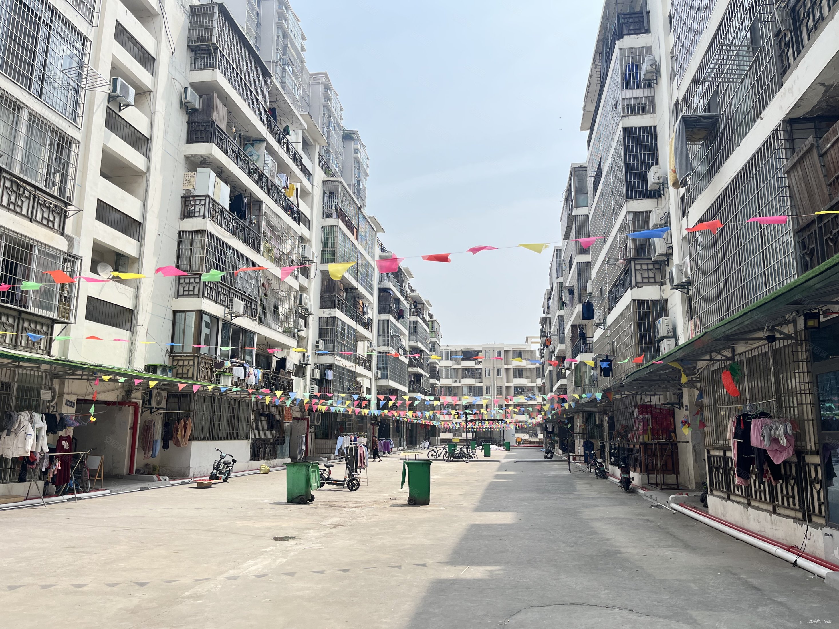 瑞鑫公寓2室2厅1卫49.5㎡南36万