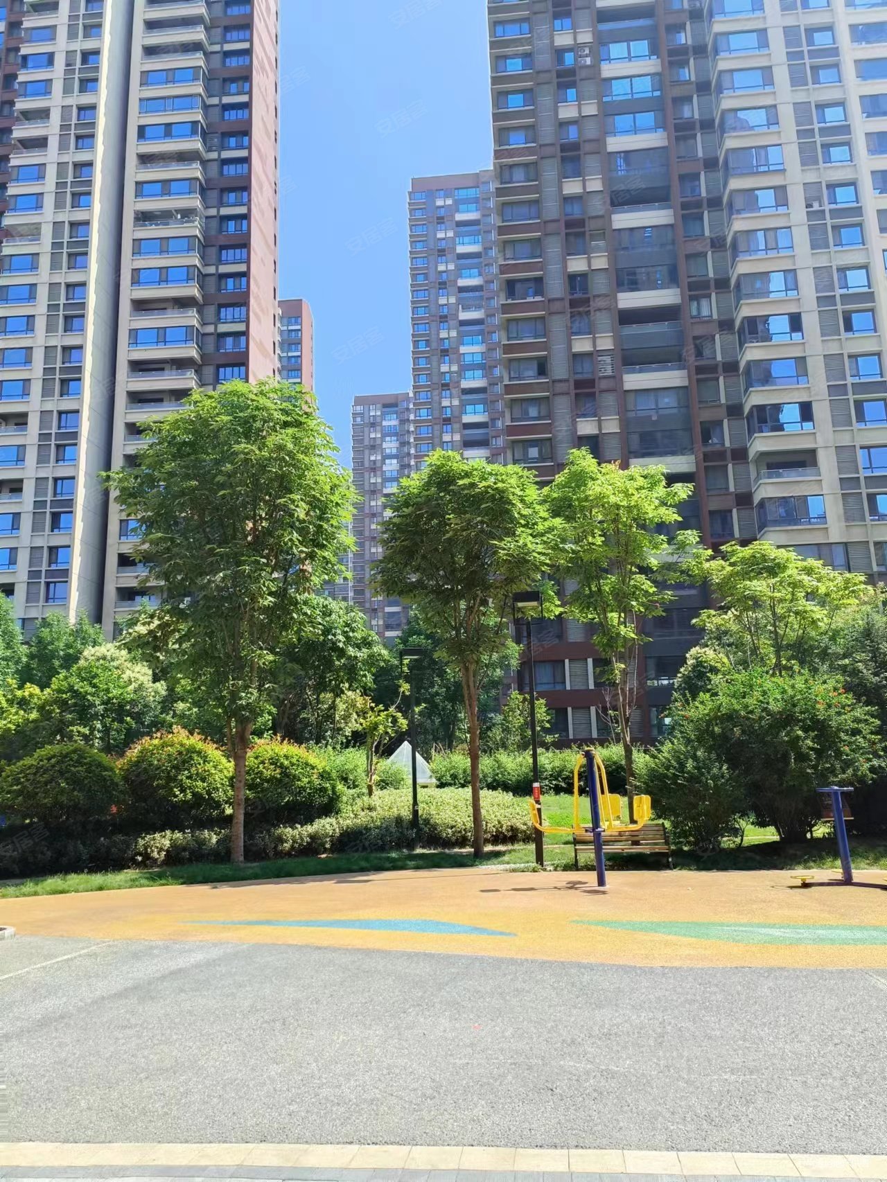 颐馨湿地壹号2室2厅1卫91.19㎡南北120万