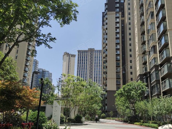 昆明五华泛亚科技新区上悦天地吾悦广场地铁口 心血管医院 品质小区