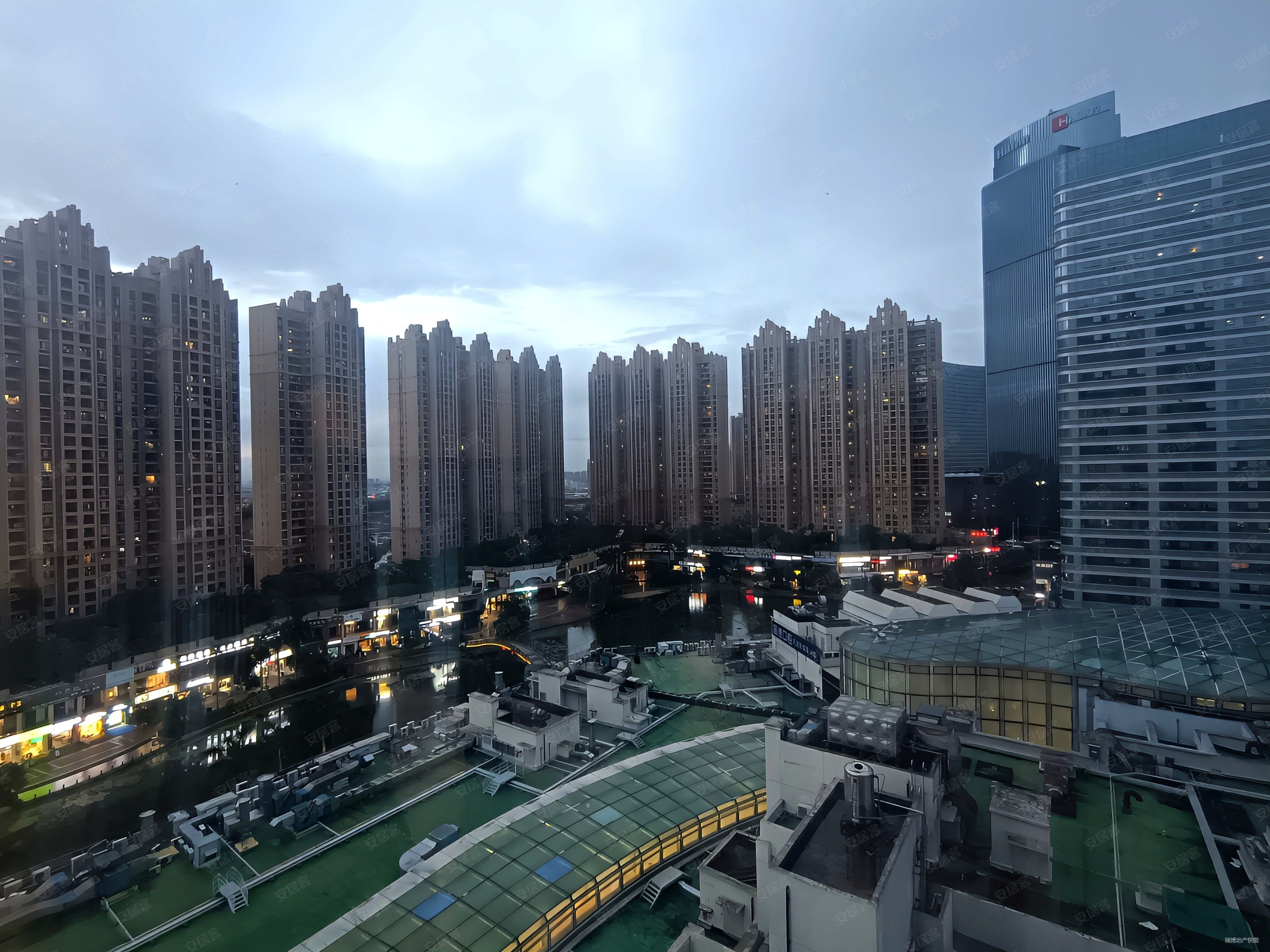 厚街万达大单间 房子保养新 家具全送 诚意出售,万达御湖公馆二手房