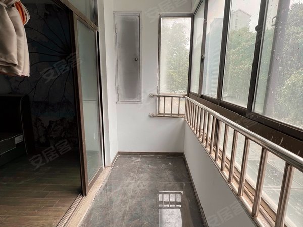 苏州太仓沙溪白云花园出租白云花园单间带大阳台800每月出租房源真实