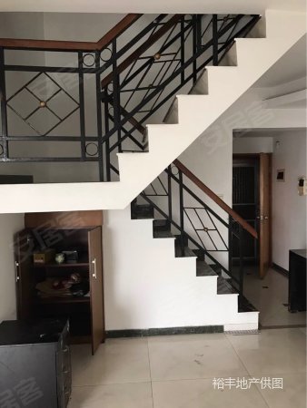 1骏景花园 高层复式 独立花园 空气清新 视野开阔