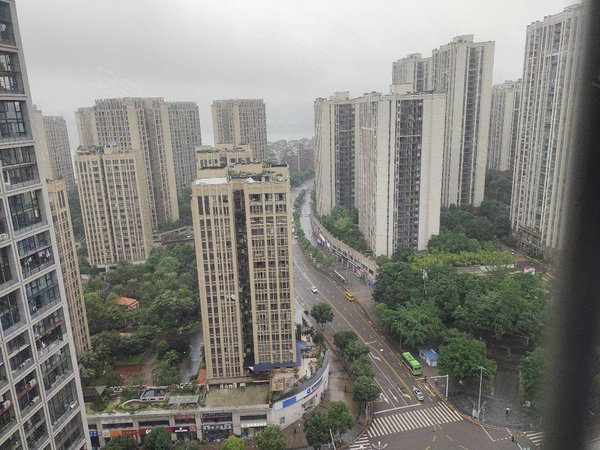 重庆万州江南新区海成长江之星b区长江之星cbd商业圈中心地段,出行