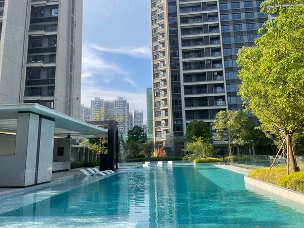 珠海金湾航空新城卓越旭辉江屿海新房出租,卫生干净整洁,交通便利