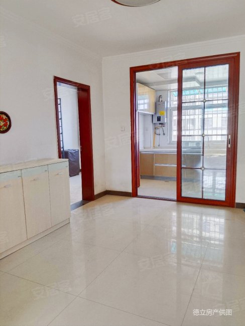 筑城国际花园 中间楼层采光好 南北通透 装修好 双卫生间