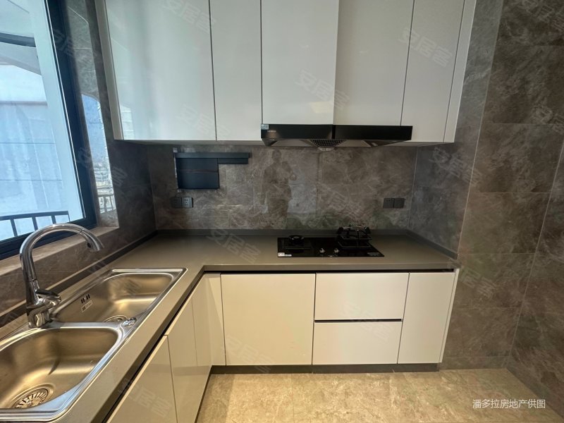 巫家坝绿地东南亚中心428公馆 临地铁   房视野开阔