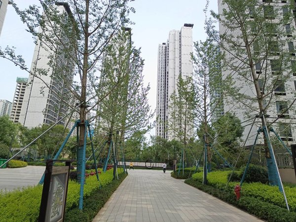 昆明官渡巫家坝绿地巫家坝壹号巫家坝壹号精装三房,带大阳台,2000就租