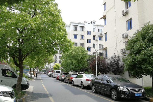 上海二手房 龙潭小区 > 马雪娇解读龙潭小区小区不足