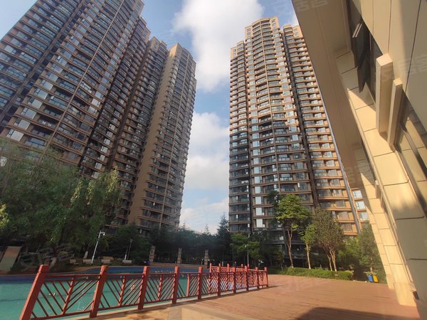 昆明官渡新螺蛳湾逸境花园逸境花园小三房带全套家具家电拎包入住看房