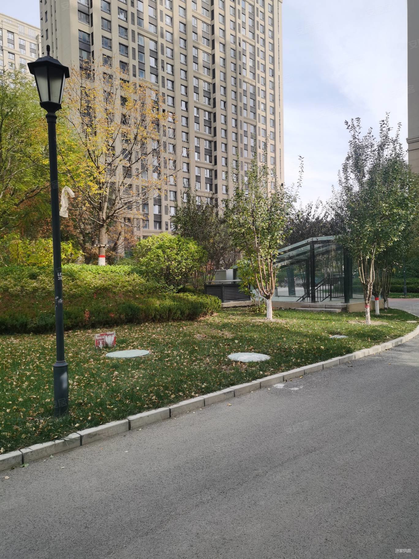 霸州开发区孔雀城二期三居东边户6500带精装修好停车