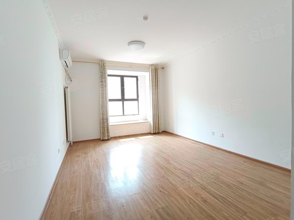 济南历城华山中海华山珑城外国语旁珑城c区洋房 中间楼层出门华山湖