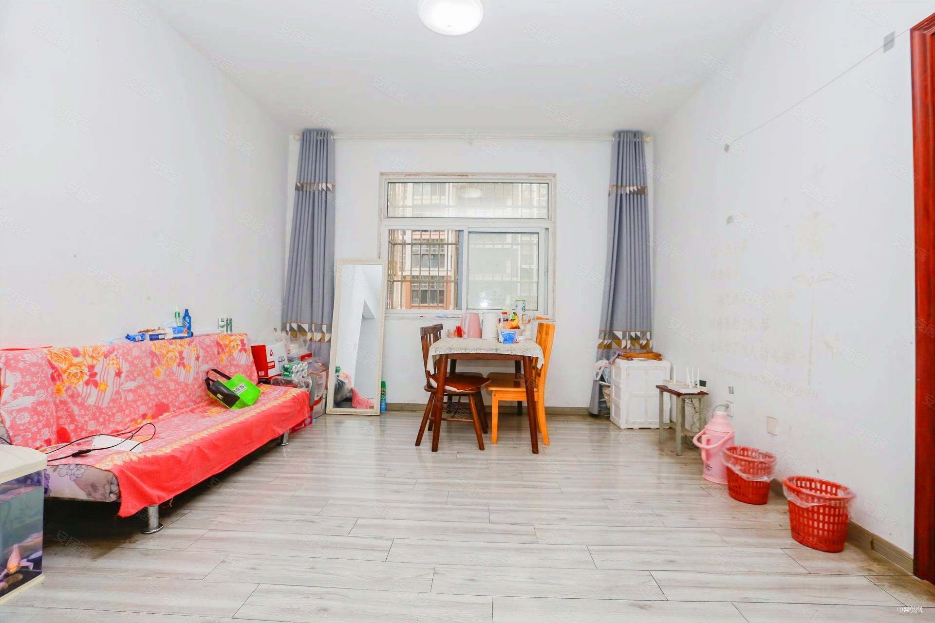 荣城花园北苑 小区新 南北通透 产权清晰 低容积 小三房