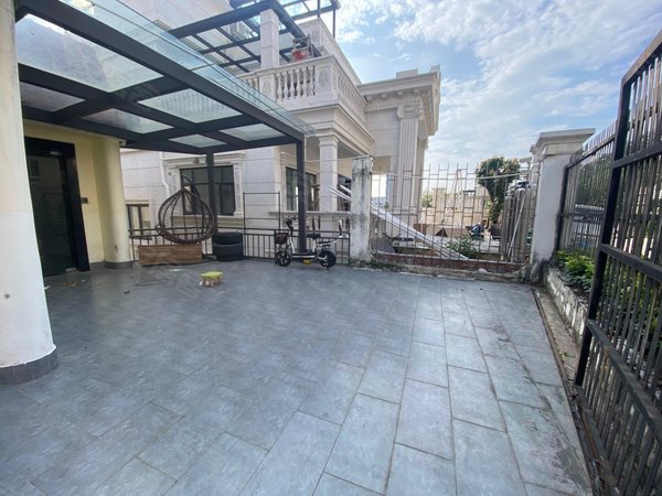 东莞长安长安中心区钻利花园(别墅)长安钻利花园别墅共4层带花园诚意