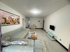 乳山银滩长江路年租5000维利亚供暖小区住人三楼 96平大两室两厅精装拎包出租房源真实图片