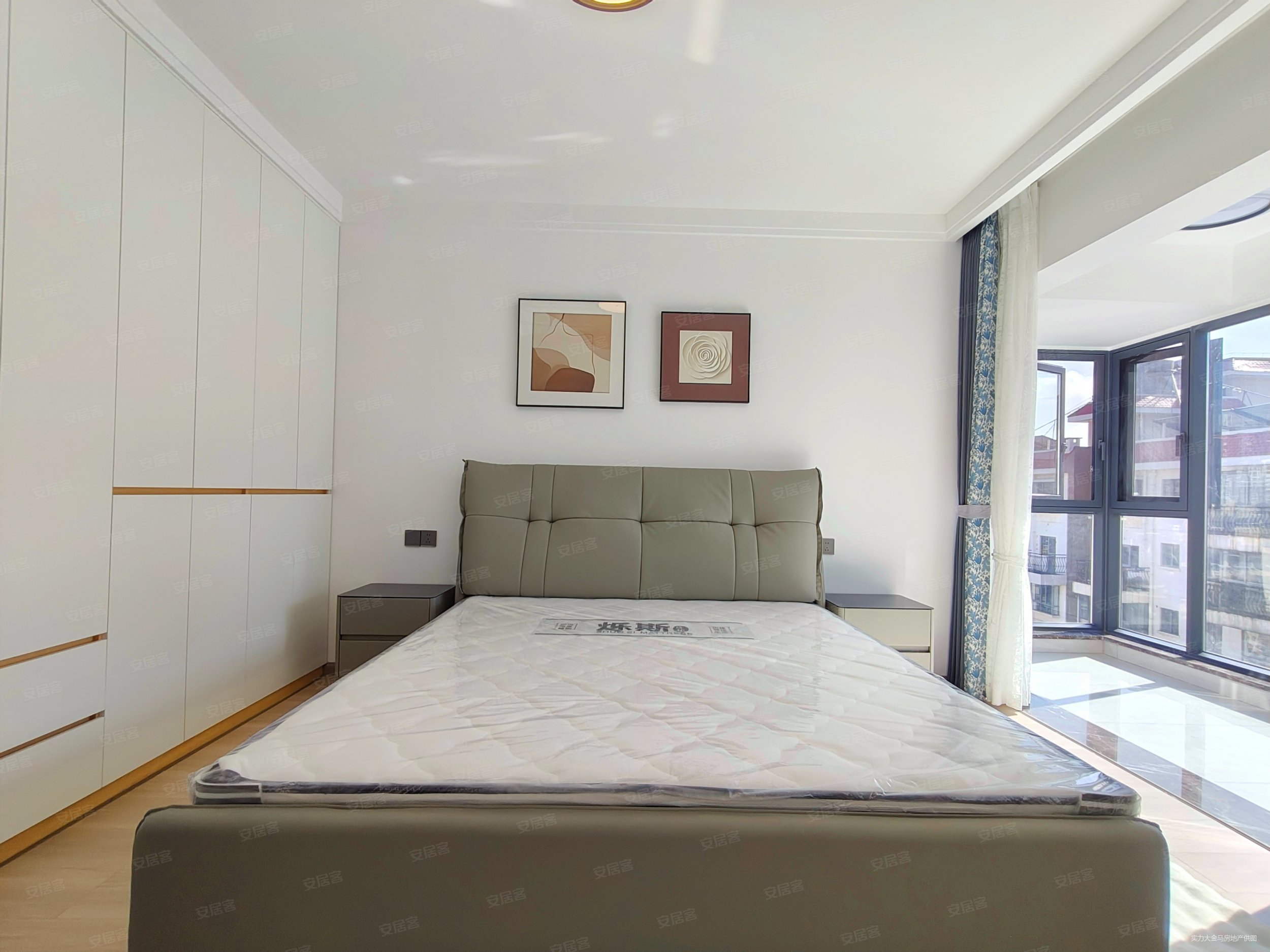 昆华苑浅山逸城6室3厅4卫237㎡南北136万