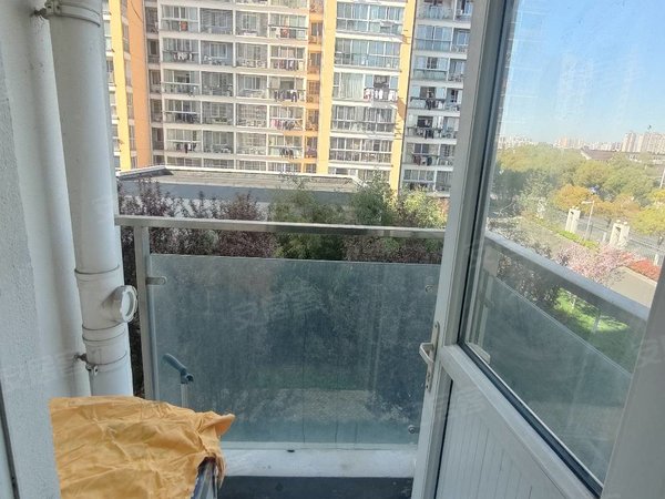 龙祥花园两房出租民用水电煤电梯房近九院松陵大道拎包入住