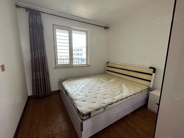 沈阳于洪于洪广场依云首府依云首府 园区直通地铁 家电家具全 拎包住