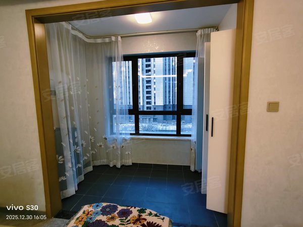 包头九原富力城富力城(D区)新装修 有空调 温馨两居 家具家电齐全拎包入住 干净立整出租房源真实图片