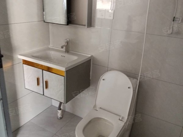 金华婺城秋滨工业区雅苑小区(自建房)电梯房方便停车公交车菜市场，夜市，饭店卫生院出租房源真实图片