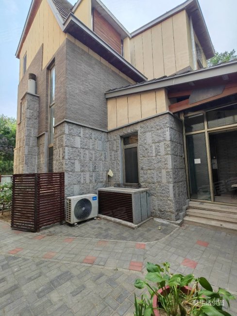 龙湾别墅4室3厅4卫385.25㎡南北2300万